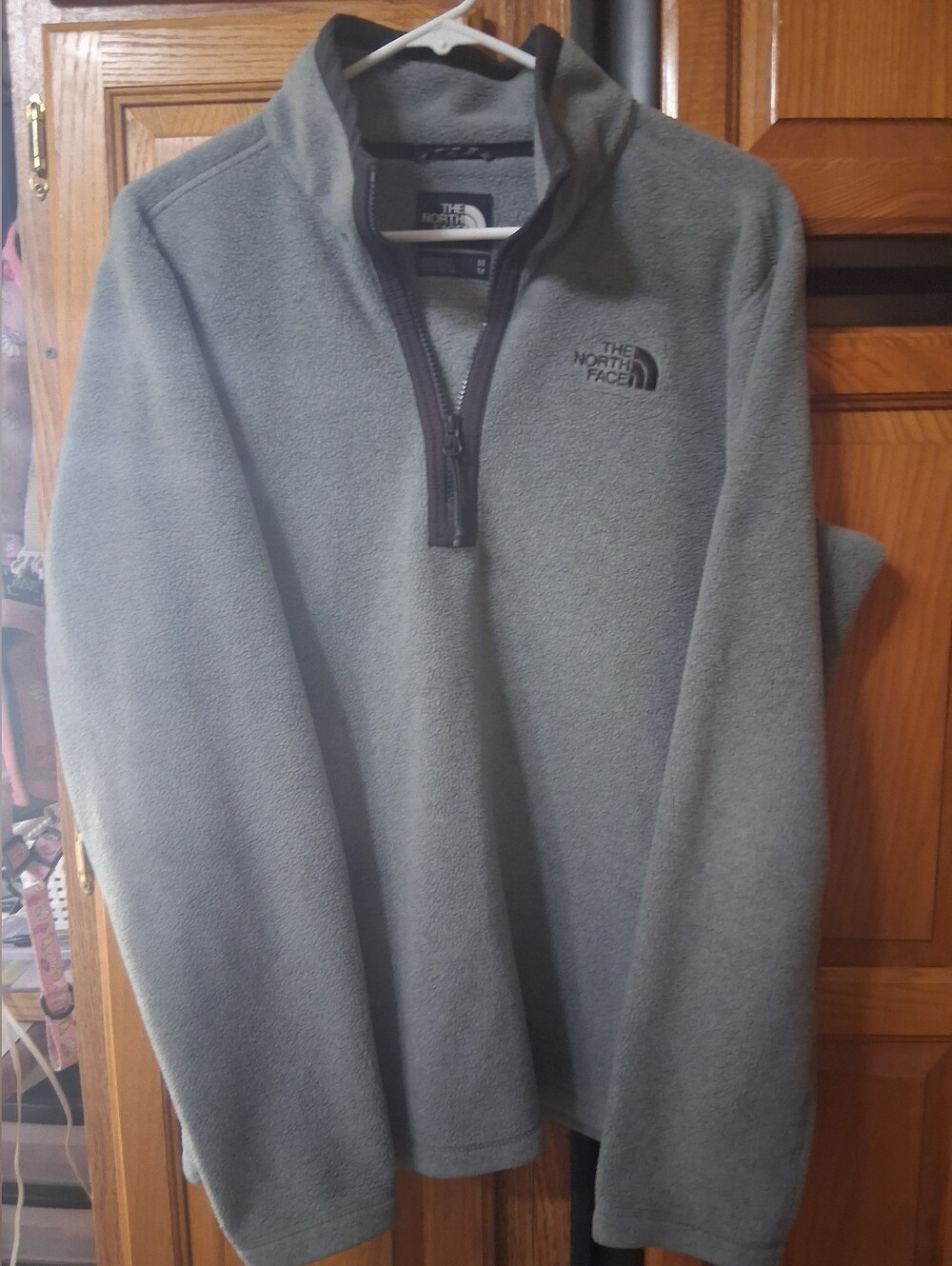 The North Face Men's Medium Gray Quarter-Zip Fleece Pullover